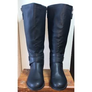 NEVER WORN❗️Torrid Wide Calf Boots. Size 9.5.